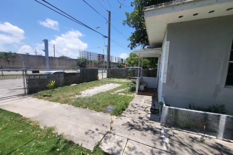 Снять в аренду виллу или дом в Майами, Флорида 2 спальни, 114.83м2, № 1952749 - фото 11