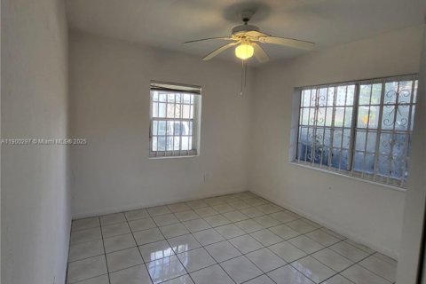 Снять в аренду виллу или дом в Майами, Флорида 2 спальни, 114.83м2, № 1952749 - фото 8