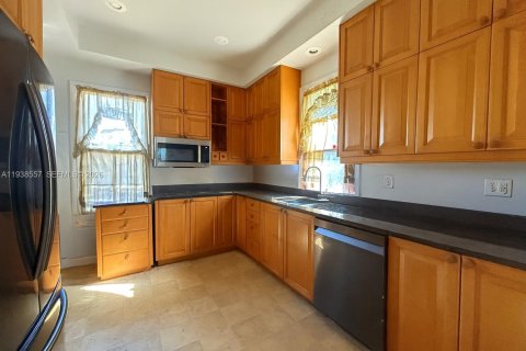 House in Bradenton, Florida 4 bedrooms, 137.12 sq.m. № 1996288 - photo 9