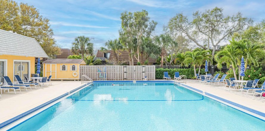 Townhouse in Vero Beach, Florida 2 bedrooms, 108.7 sq.m. № 1014227