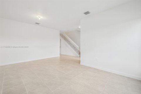 Townhouse in Homestead, Florida 4 bedrooms, 173.91 sq.m. № 1702306 - photo 13