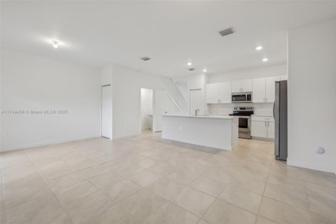 Townhouse in Homestead, Florida 4 bedrooms, 173.91 sq.m. № 1702306 - photo 4