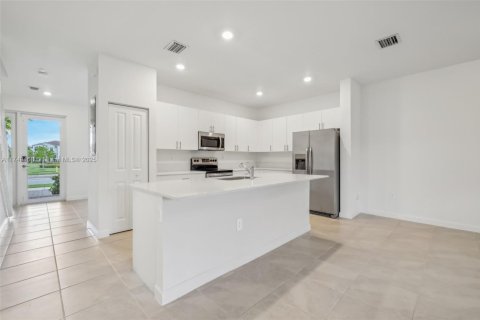 Townhouse in Homestead, Florida 4 bedrooms, 173.91 sq.m. № 1702306 - photo 7