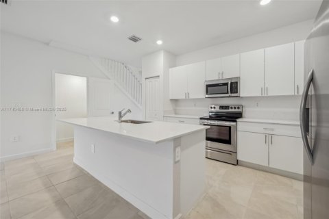 Townhouse in Homestead, Florida 4 bedrooms, 173.91 sq.m. № 1702306 - photo 8