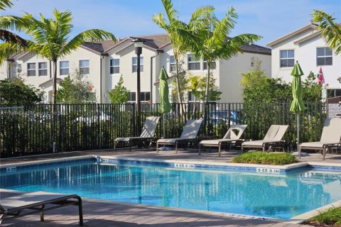 Townhouse in Homestead, Florida 4 bedrooms, 173.91 sq.m. № 1702306 - photo 30