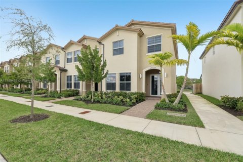 Townhouse in Homestead, Florida 4 bedrooms, 173.91 sq.m. № 1702306 - photo 3