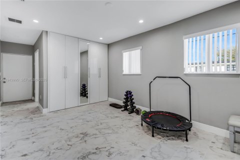 House in Miami Gardens, Florida 4 bedrooms, 159.51 sq.m. № 2001015 - photo 15