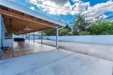 House in Miami Gardens, Florida 4 bedrooms, 159.51 sq.m. № 2001015 - photo 24