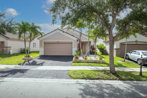 Casa en Weston, Florida 3 dormitorios, 125.14 m2 № 2012399
