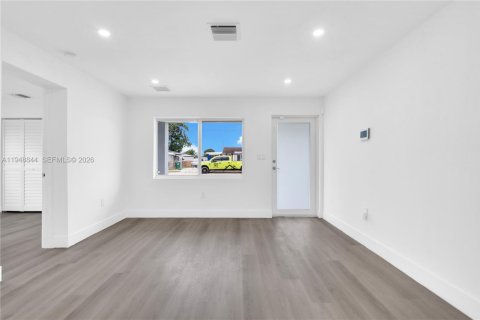 Villa ou maison à vendre à Miami Gardens, Floride: 3 chambres, 100.33 m2 № 2004733 - photo 10