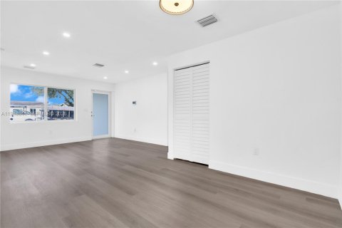 Villa ou maison à vendre à Miami Gardens, Floride: 3 chambres, 100.33 m2 № 2004733 - photo 13