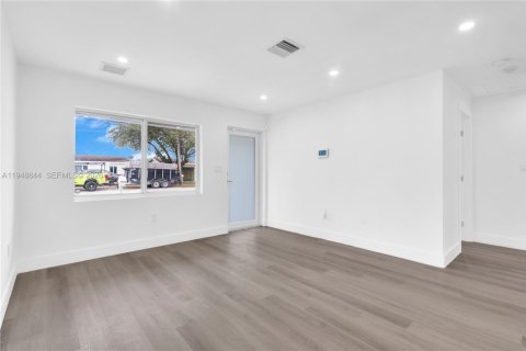 Villa ou maison à vendre à Miami Gardens, Floride: 3 chambres, 100.33 m2 № 2004733 - photo 9