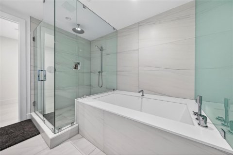 Снять в аренду кондоминиум в Форт-Лодердейл, Флорида 3 комнаты, 215.07м2, № 2147320 - фото 23