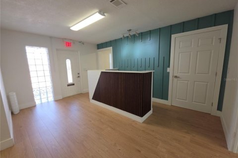 Immobilier commercial à louer à Orlando, Floride: 162.49 m2 № 2419786 - photo 6
