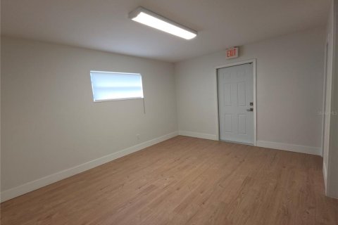 Immobilier commercial à louer à Orlando, Floride: 162.49 m2 № 2419786 - photo 16