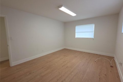 Immobilier commercial à louer à Orlando, Floride: 162.49 m2 № 2419786 - photo 19