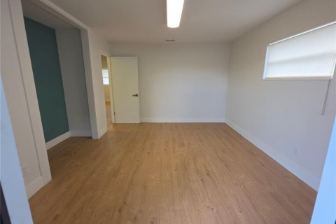 Immobilier commercial à louer à Orlando, Floride: 162.49 m2 № 2419786 - photo 17
