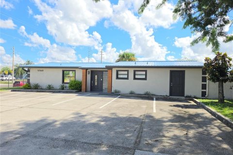 Immobilier commercial à Orlando, Floride 162.49 m2 № 2419786