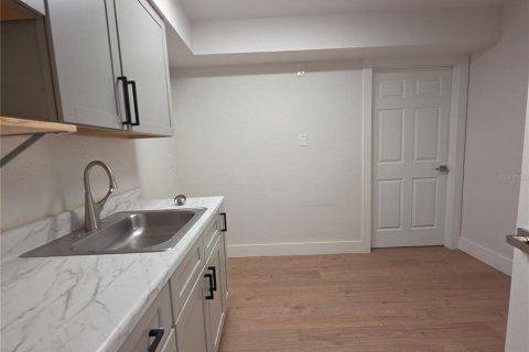 Immobilier commercial à louer à Orlando, Floride: 162.49 m2 № 2419786 - photo 14