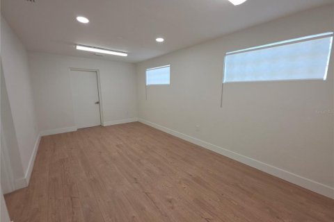 Immobilier commercial à louer à Orlando, Floride: 162.49 m2 № 2419786 - photo 12