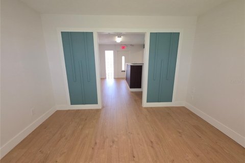 Immobilier commercial à louer à Orlando, Floride: 162.49 m2 № 2419786 - photo 9
