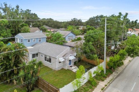 Casa en alquiler en Saint Petersburg, Florida, 2 dormitorios, 124.95 m2 № 1900841 - foto 1