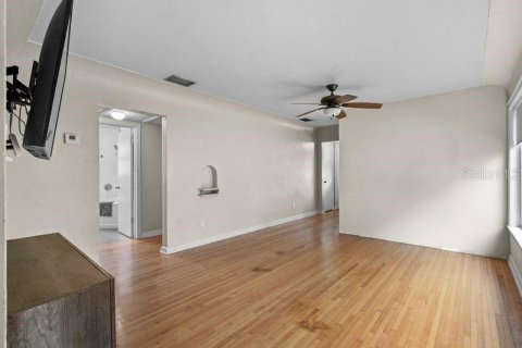 Casa en alquiler en Saint Petersburg, Florida, 2 dormitorios, 124.95 m2 № 1900841 - foto 6