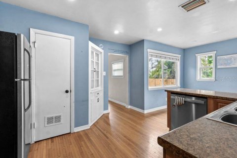 Casa en alquiler en Saint Petersburg, Florida, 2 dormitorios, 124.95 m2 № 1900841 - foto 12