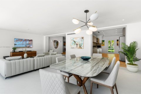 Villa ou maison à vendre à Miami Shores, Floride: 4 chambres, 263.1 m2 № 1974066 - photo 12