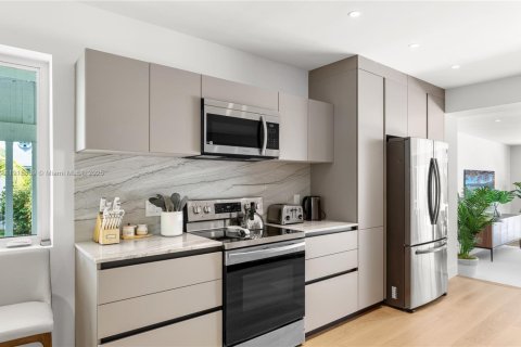 Villa ou maison à vendre à Miami Shores, Floride: 4 chambres, 263.1 m2 № 1974066 - photo 19