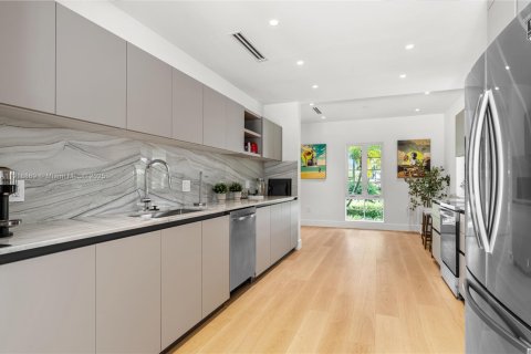 Villa ou maison à vendre à Miami Shores, Floride: 4 chambres, 263.1 m2 № 1974066 - photo 16