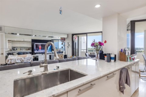 Condominio en venta en Miami, Florida, 2 dormitorios, 141.21 m2 № 1936921 - foto 5