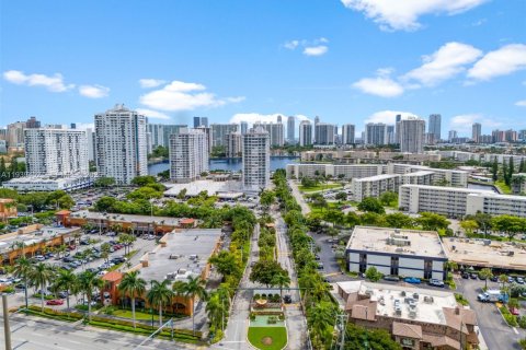 Condo in Aventura, Florida, 2 bedrooms  № 1997481 - photo 8