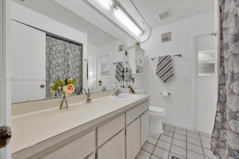 Casa en venta en Kissimmee, Florida, 3 dormitorios № 1710952 - foto 15