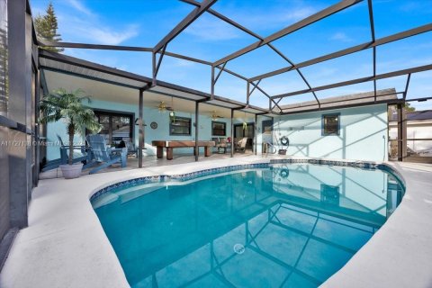 Casa en venta en Kissimmee, Florida, 3 dormitorios № 1710952 - foto 24