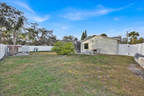 Casa en venta en Kissimmee, Florida, 3 dormitorios № 1710952 - foto 29
