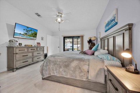 Casa en venta en Kissimmee, Florida, 3 dormitorios № 1710952 - foto 8