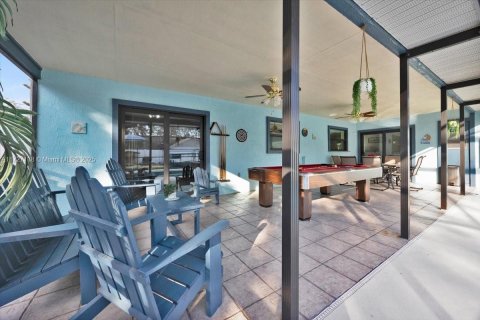 Casa en venta en Kissimmee, Florida, 3 dormitorios № 1710952 - foto 22