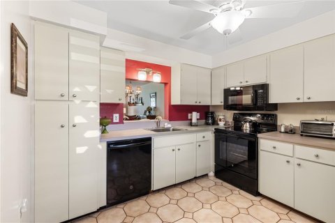 Copropriété à vendre à Bradenton, Floride: 2 chambres, 119.19 m2 № 1841829 - photo 9