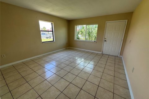 Apartamento en alquiler en Rotonda, Florida, 2 dormitorios, 76.64 m2 № 1834862 - foto 4