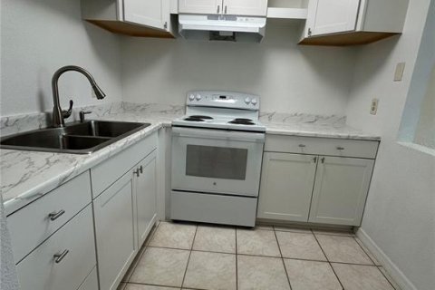 Apartamento en alquiler en Rotonda, Florida, 2 dormitorios, 76.64 m2 № 1834862 - foto 5