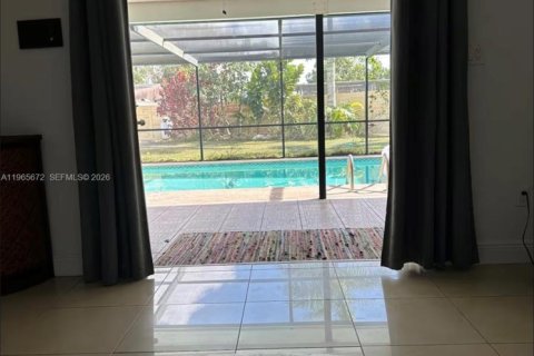 Villa ou maison à louer à Homestead, Floride: 4 chambres, 240.99 m2 № 2080036 - photo 14