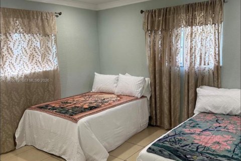 Villa ou maison à louer à Homestead, Floride: 4 chambres, 240.99 m2 № 2080036 - photo 22