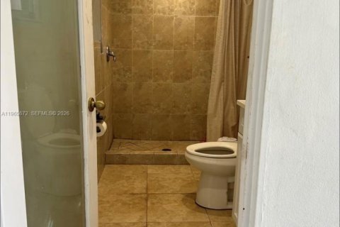 Villa ou maison à louer à Homestead, Floride: 4 chambres, 240.99 m2 № 2080036 - photo 25