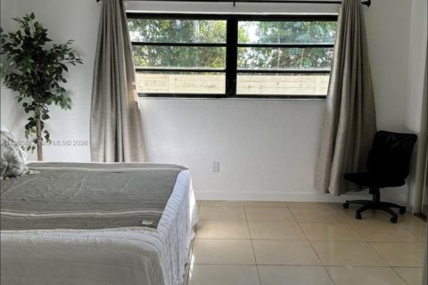 Villa ou maison à louer à Homestead, Floride: 4 chambres, 240.99 m2 № 2080036 - photo 21