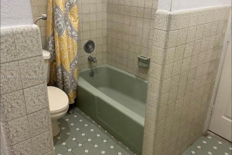 Villa ou maison à louer à Homestead, Floride: 4 chambres, 240.99 m2 № 2080036 - photo 18