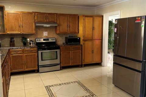 Villa ou maison à louer à Homestead, Floride: 4 chambres, 240.99 m2 № 2080036 - photo 5
