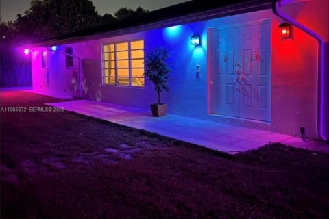 Villa ou maison à louer à Homestead, Floride: 4 chambres, 240.99 m2 № 2080036 - photo 15