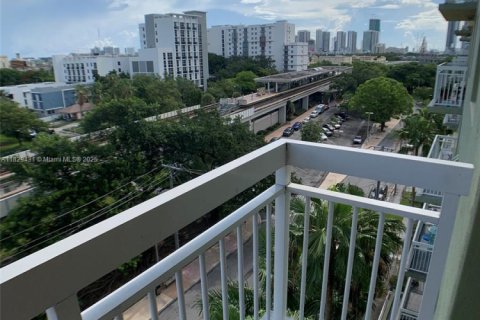 Condo in Miami, Florida, 1 bedroom  № 1802534 - photo 26