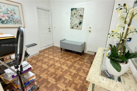 Casa en venta en Miami, Florida, 4 dormitorios, 153.2 m2 № 2007748 - foto 26